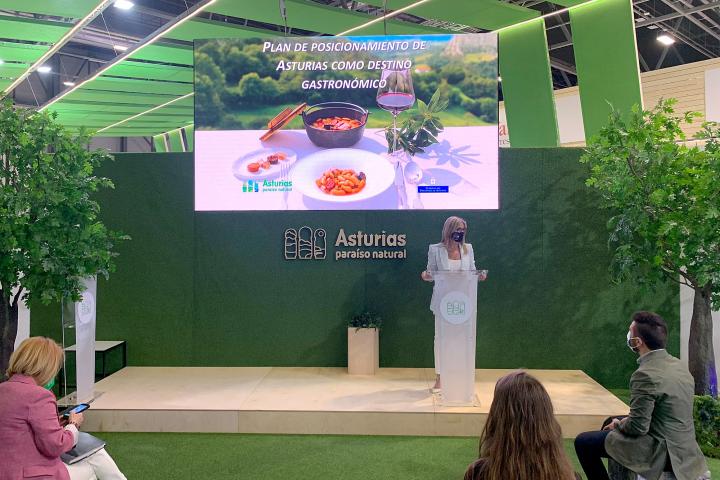 El Principado presenta en Fitur una guía para impulsar la gastronomía como atractivo turístico El Principado presenta en Fitur una guía para impulsar la gastronomía como atractivo turístico