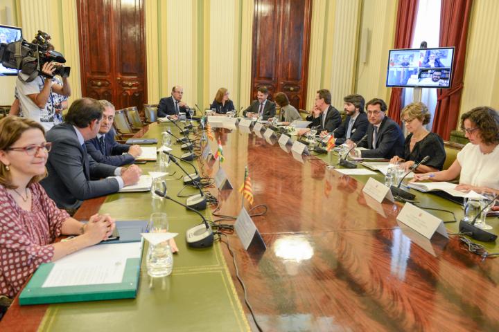 El Gobierno dará 10,5 millones a las comunidades autónomas para la lucha contra el cambio climático El Gobierno dará 10,5 millones a las comunidades autónomas para la lucha contra el cambio climático