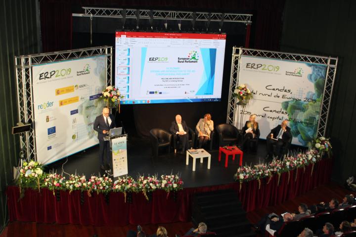 La Declaración de Candás reclama una “agenda rural en sintonía” entre sociedad civil y organizaciones políticas La Declaración de Candás reclama una “agenda rural en sintonía” entre sociedad civil y organizaciones políticas