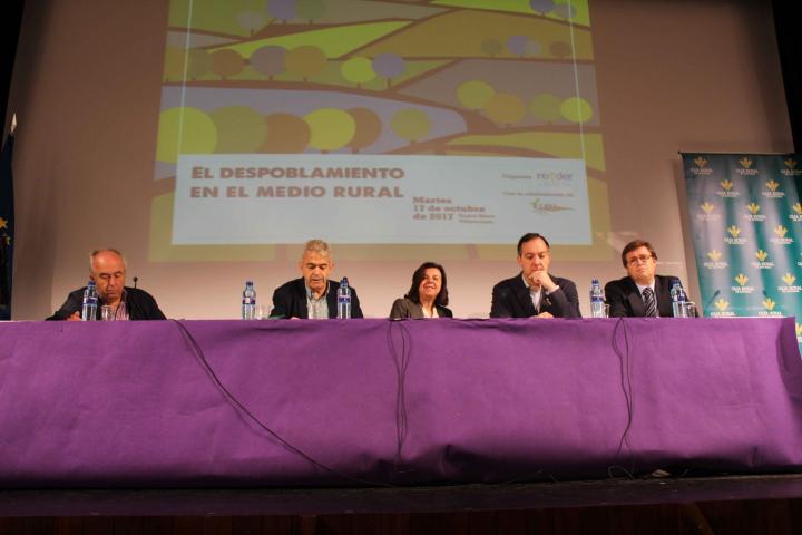 Asturias hace frente común contra el despoblamiento en el medio rural Asturias hace frente común contra el despoblamiento en el medio rural