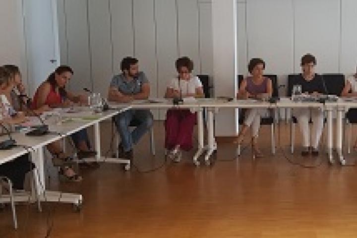 El MAPAMA presenta al sector sus 38 medidas para jóvenes y mujeres El MAPAMA presenta al sector sus 38 medidas para jóvenes y mujeres
