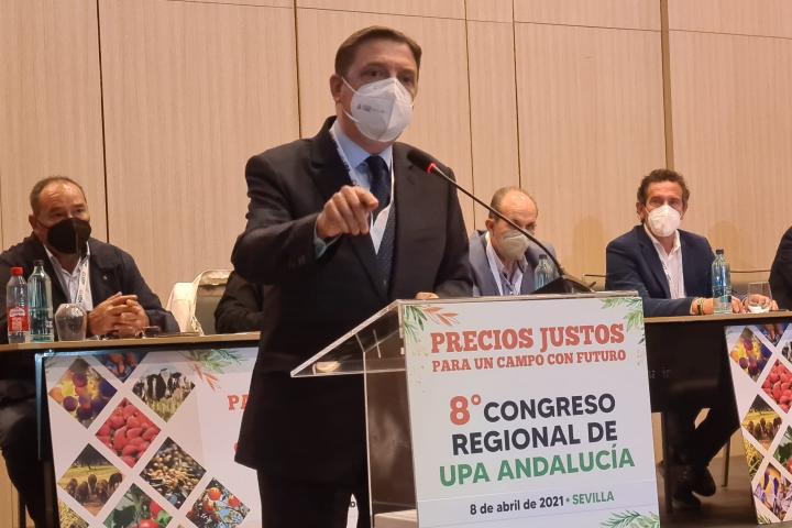 Planas: “El Gobierno tiende puentes para alcanzar un gran acuerdo nacional en torno a la nueva PAC” Planas: “El Gobierno tiende puentes para alcanzar un gran acuerdo nacional en torno a la nueva PAC”