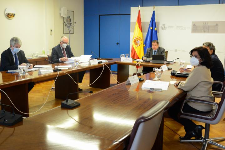 Luis Planas destaca los avances en las negociaciones y confía en la aprobación de los reglamentos de la PAC antes del verano Luis Planas destaca los avances en las negociaciones y confía en la aprobación de los reglamentos de la PAC antes del verano